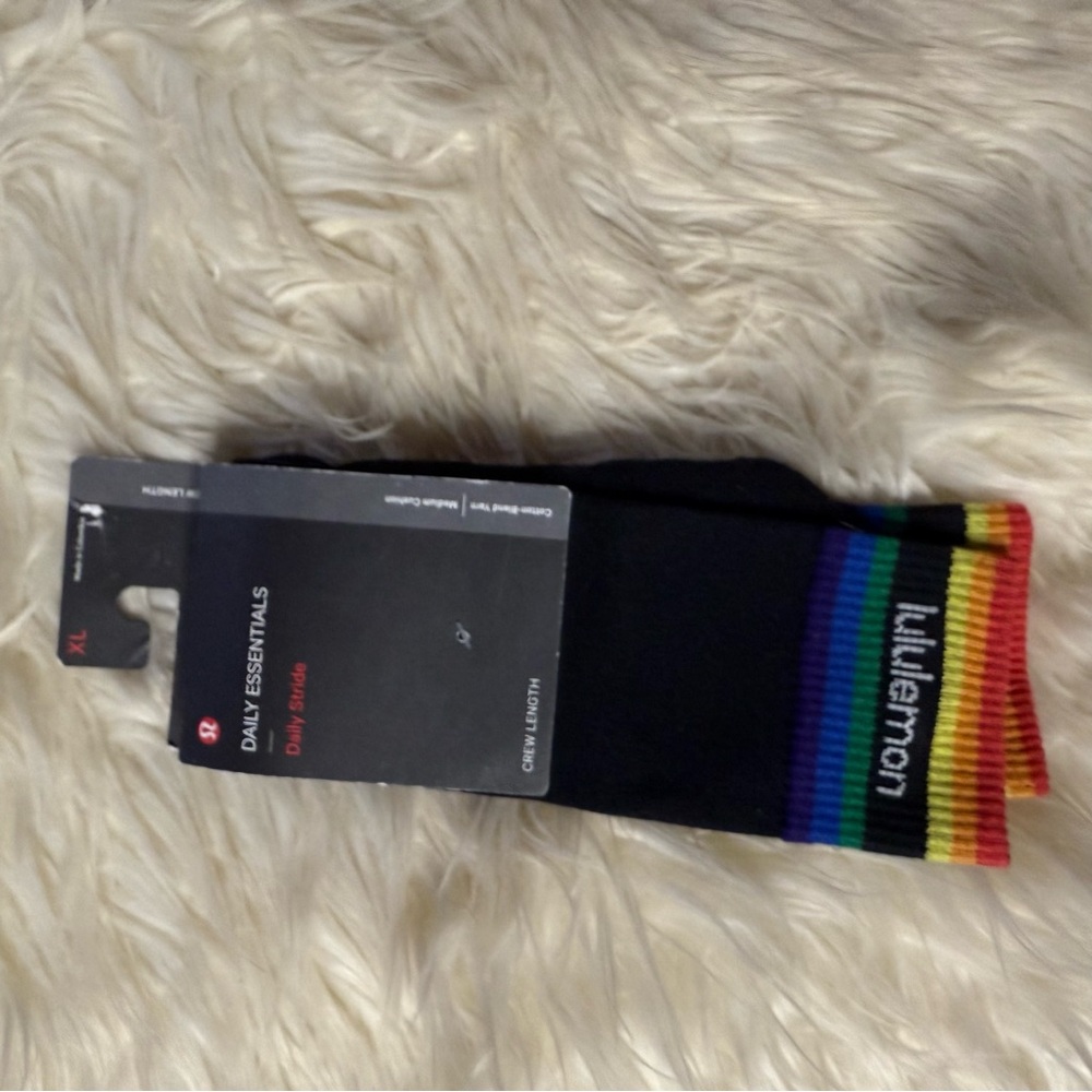 Lululemon Dailey stride crew socks rainbow XL